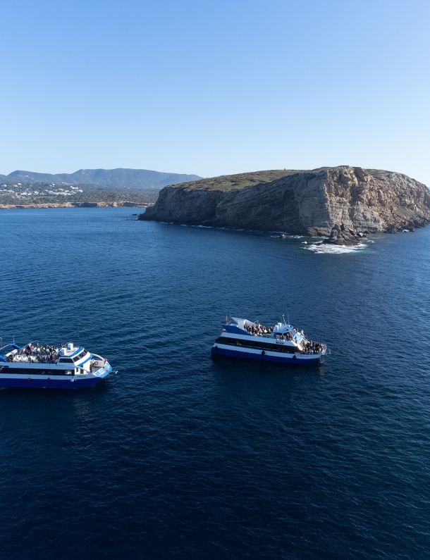 Excursión en barco por la costa de Ibiza